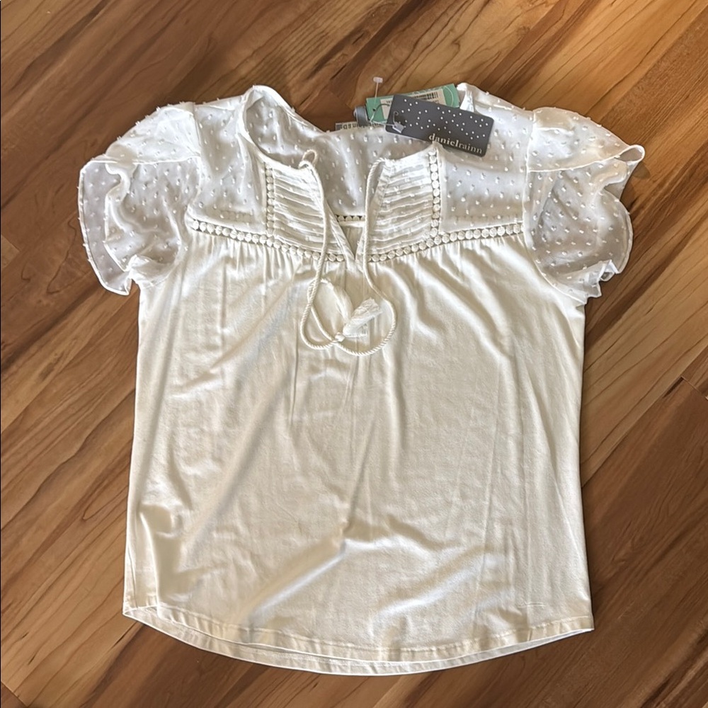 New/tag Daniel Rainn Flowy Top-M